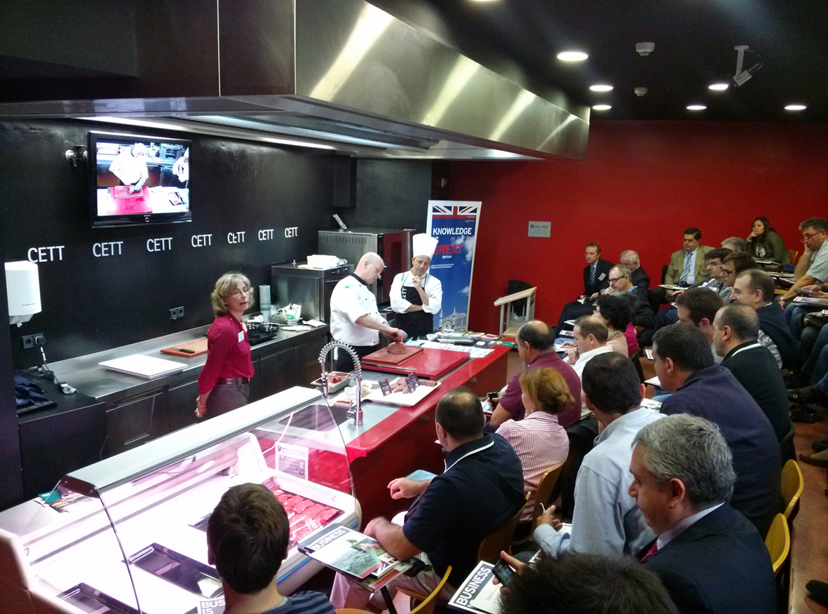 EBLEX presenta nuevos cortes de cordero y vacuno en la Escuela de Hostelería CETT de Barcelona
