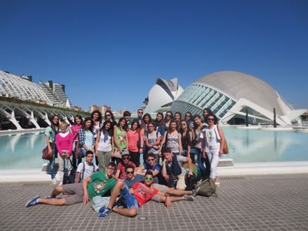 Estudiantes de un curso de español visitan la Ciudad de las Artes y de las Ciencias