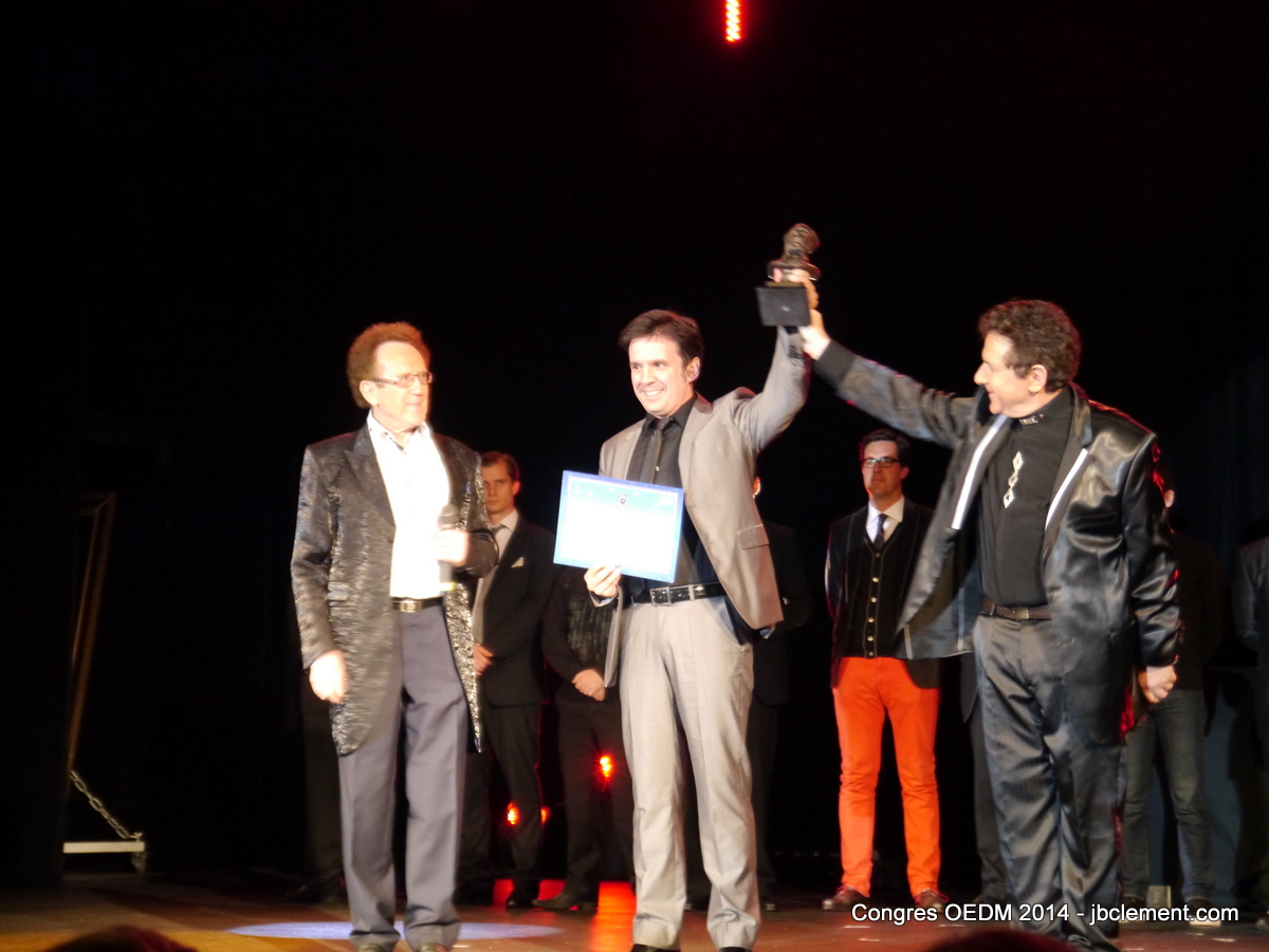 El mentalista Javier Luxor premiado con el Nostradamus de Bronce al Mejor Mentalista Europeo