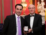 El Foro Europa 2001 otorga la medalla de oro al mérito profesional al abogado cordobés D. Juan Manuel Delgado Lope, director del bufete jurídico Delope Abogados 