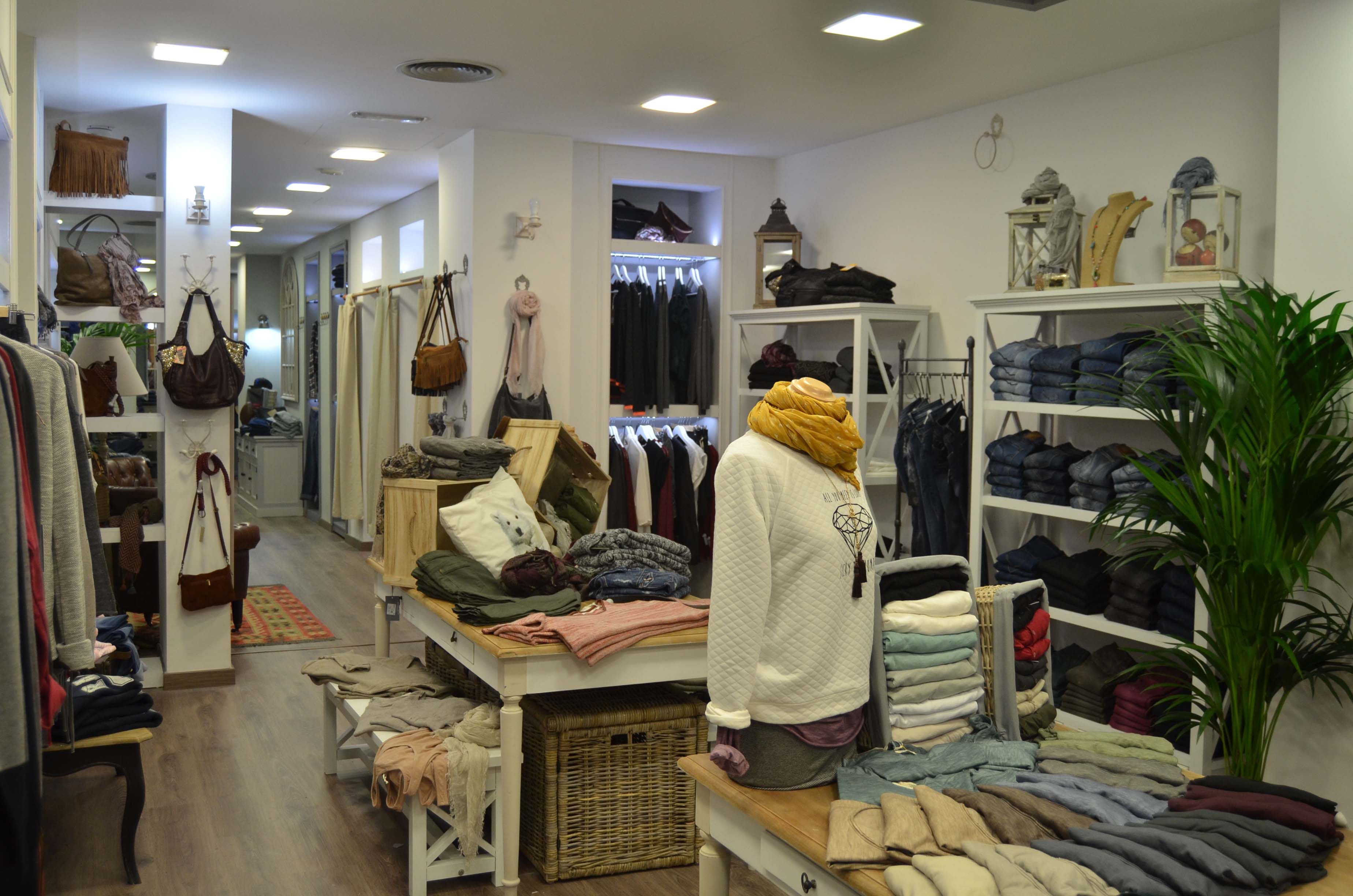 La Provenza: opiniones, fotos, número de teléfono y dirección de Ropa y  calzado (Madrid) | Nicelocal.es