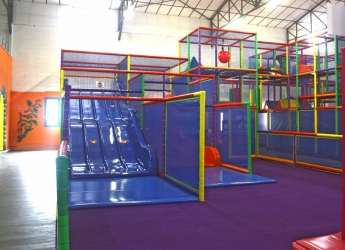 Icolandia instala en Bayona un parque infantil multidiversión