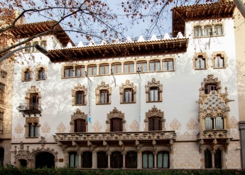 El Palau Macaya de la Obra Social  'La Caixa', cardioprotegido