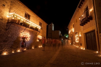 ¿Quién está detrás de las velas que iluminan Pedraza el 4-11 de Julio?