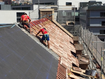 Teules ofrece una garantía de 10 años en la rehabilitación del tejado