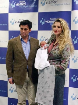 Nace en el Hospital Viamed Santa Ángela de la Cruz de Sevilla Rafael Peralta Peña 