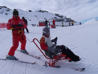 Arranca en Sierra Nevada la temporada de esquí organizada por la Fundación Deporte y Desafío
