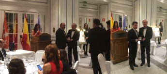 Los peritos forenses gallegos Luis Alamancos y Antonio Busto reciben la Medalla de Oro Foro Europa 2001