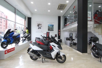 Kymco abre una tienda exclusiva en el centro de Girona de la mano de Motos Trafach