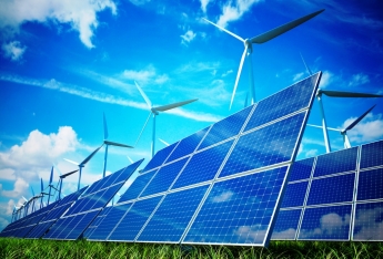 La luz en España es cara, ¿qué pueden hacer las empresas para ahorrar energía?