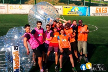 El Bubble Football se asienta como actividad deportiva original en España