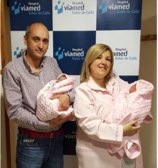 Un parto gemelar especial en el Hospital Viamed Bahía de Cádiz de Chiclana