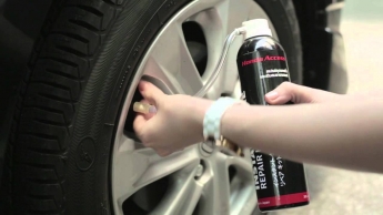 Cómo reparar una rueda con el kit antipinchazos