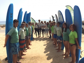 Tarifa acoge el Campamento Kitesurf de Gisela Pulido y TKS para adolescentes que buscan su mejor versión