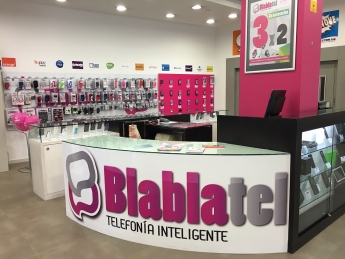 Noticias Franquicias | Interior de la tienda Blablatel Cambados