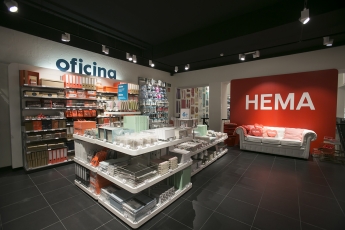 HEMA expande su presencia en España con su primera tienda en Barcelona 