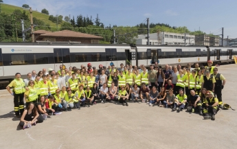 Espectacular simulacro de accidente ferroviario con múltiples víctimas en la antigua estación de tren de Lasarte-Oria