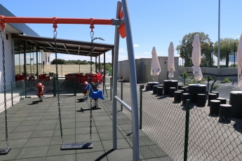 Barbastro inaugura un parque infantil en el Área 62