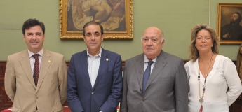 La Clínica Santa Isabel y la Universidad de Sevilla, juntas por la formación y la investigación