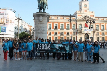 La Cienciología llena la Puerta del Sol con información antidroga