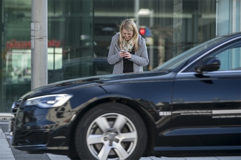 DEKRA alerta que jugar a Pokémon Go incrementa el riesgo de accidentes en carretera