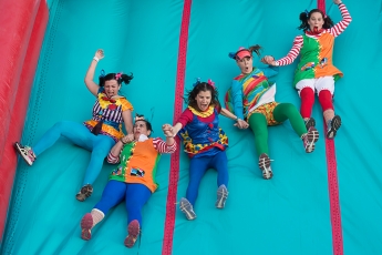 Crazy cross, loca carrera de obstáculos hinchables que te hará saltar a la infancia