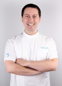 Sonreir cuesta muy poco                       