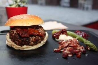 Noticias Franquicias | Sabrosas hamburguesas de carne de vacuno de