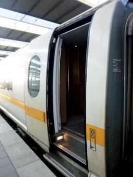 BARRIERTA L 25 DL, la solución de Klüber Lubrication que optimiza seguridad y confort en las puertas de los trenes 