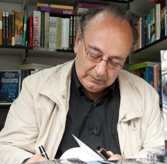 Presentación del libro 'Conjura Gaudí', de José Vaccaro, en la LlibreríaBarra/LLibre de Barcelona