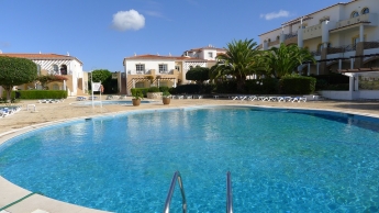La empresa Piscinas Salgado se especializa en la limpieza de piscinas en Barcelona