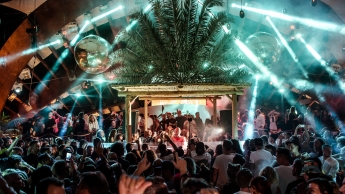 Albadalejo suministra un refuerzo audiovisual para los locales más emblemáticos de Ibiza durante el periodo estival