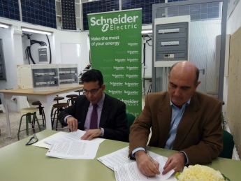 Schneider Electric inaugura un Aula Tecnológica IoT en el IES Virgen de la Paloma de Madrid