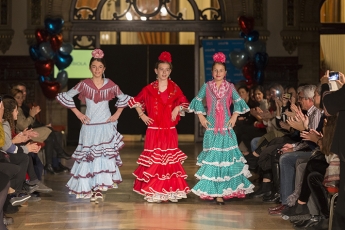 Fabiola 1987 participa en el desfile de moda flamenca infantil a favor de UNICEF
