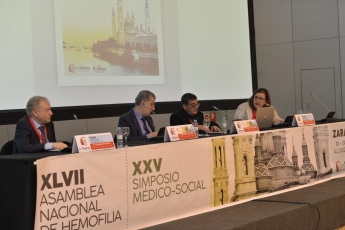 Más de 400 personas asistieron al XXV Simposio Médico-Social para reivindicar acceso a las nuevas terapias