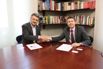 Schneider Electric y CETIB renuevan su convenio impulsando la formación y digitalización de los colegiados