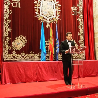Antonio Busto Cuiñas recibe la Medalla de Oro del Foro Europeo Cum Laude
