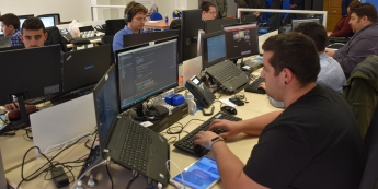 Serbatic apadrina la Promoción 2014/15 de graduados en Teleco de la Politécnica de Cuenca