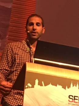 Dr. Daniel Vicente