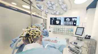 Clínica Bustillo apuesta por la implantología dental moderna