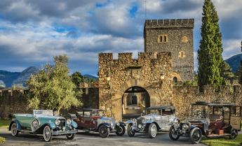 El museo de coches clásicos Torre de Loizaga en la Feria Retro Clásica de Bilbao