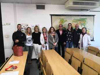 Symborg junto al equipo de investigación de la joven doctora