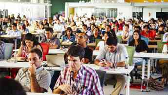 Más de 450 emprendedores abarrotan la primera edición internacional de MediaStartups, en el Open PUCP de Lima