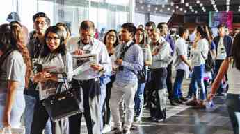 Más de 450 emprendedores abarrotan la primera edición internacional de MediaStartups, en el Open PUCP de Lima