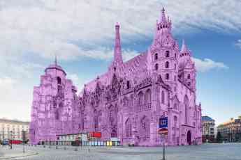 La artista Berta Jayo pinta las catedrales más famosas del mundo