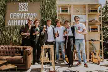 PRESENTACIÓN MOMENTOS ALHAMBRA_GUITARRICA DE LA FUENTE Y MAXIMILIANO CALVO