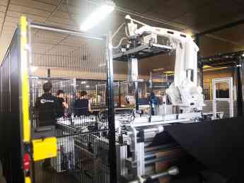 Probot presenta en la feria INTERZUM, una solución única en robótica para el sector del descanso y tapizado