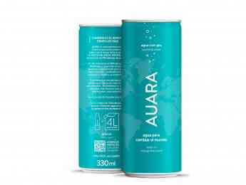 Nueva agua mineral natural con gas de AUARA envasada en lata de 330 ml