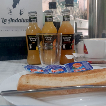 La Andaluza de Sax amplía su horario para ofrecer desayunos a sus clientes