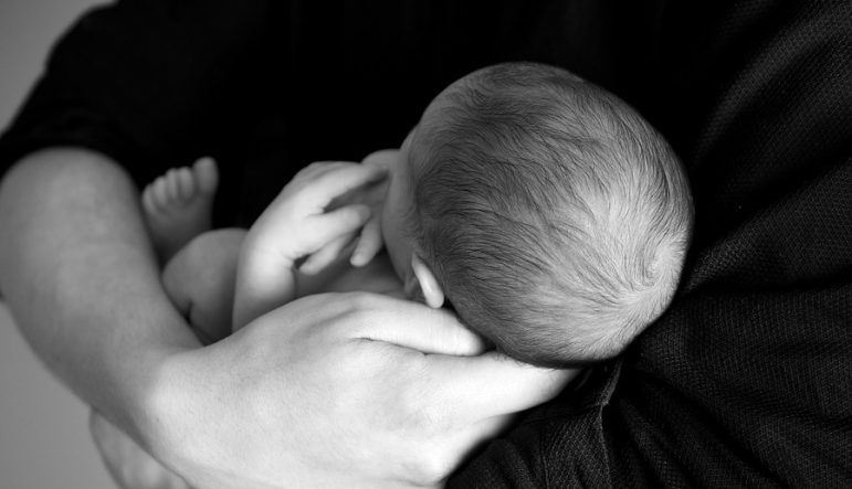Escoem analiza las nuevas condiciones de la baja por maternidad de las mujeres autónomas